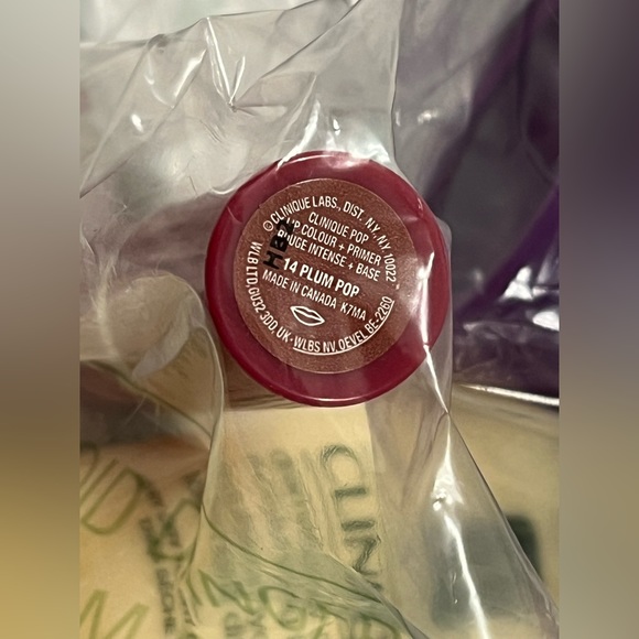 Clinique 6 Piece Makeup Set with Clinique Happy - Picture 6 of 7